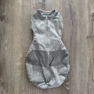 Happiest Baby Graphite Stars Baby Swaddle